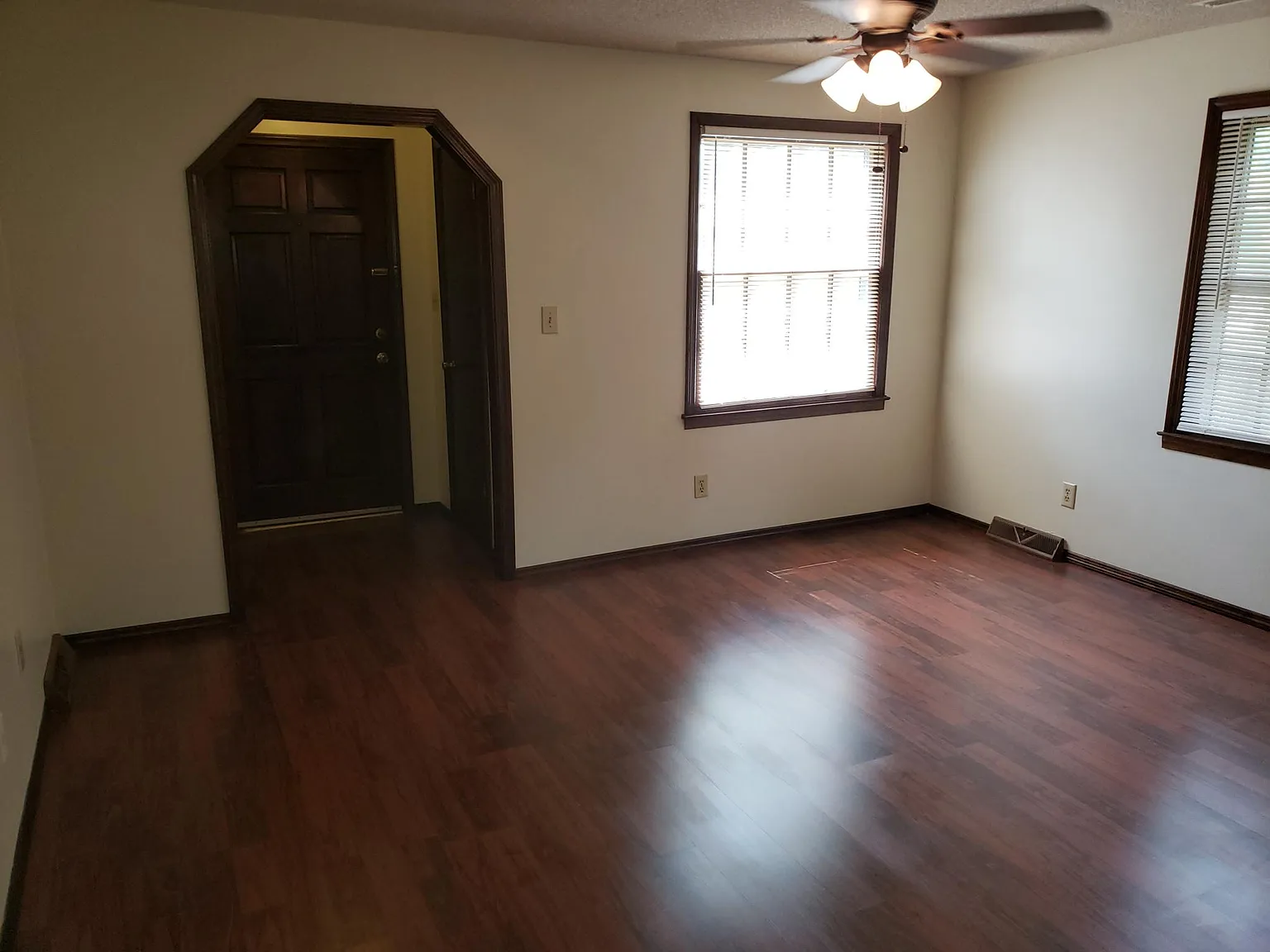 2 bed, 980 sqft, $1,350 — Photo 4