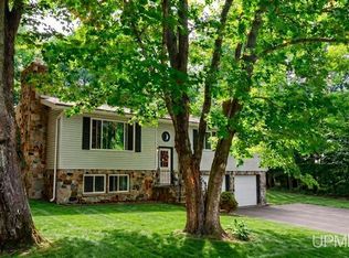 1405 Sugar Maple Ln, Houghton, MI 49931