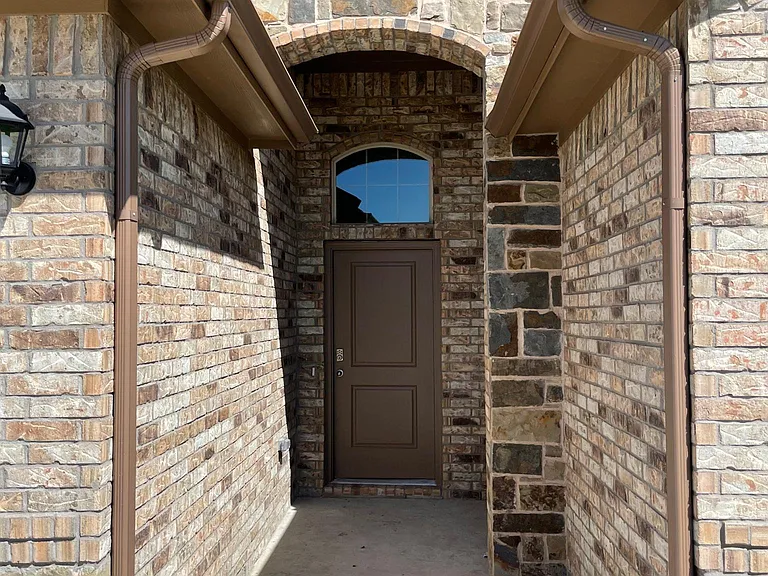 9320 Red Brush Trl — Photo 2