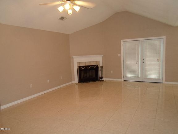 2nd image of 14038 Gladys St