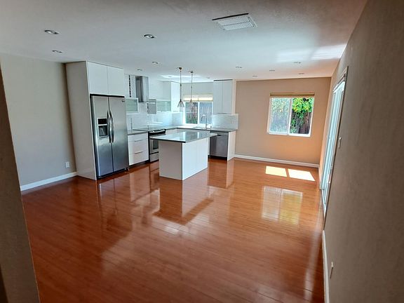3rd image of 5691 Begonia Dr