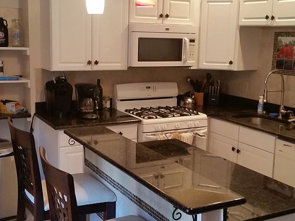 Kitchen with Island Bar