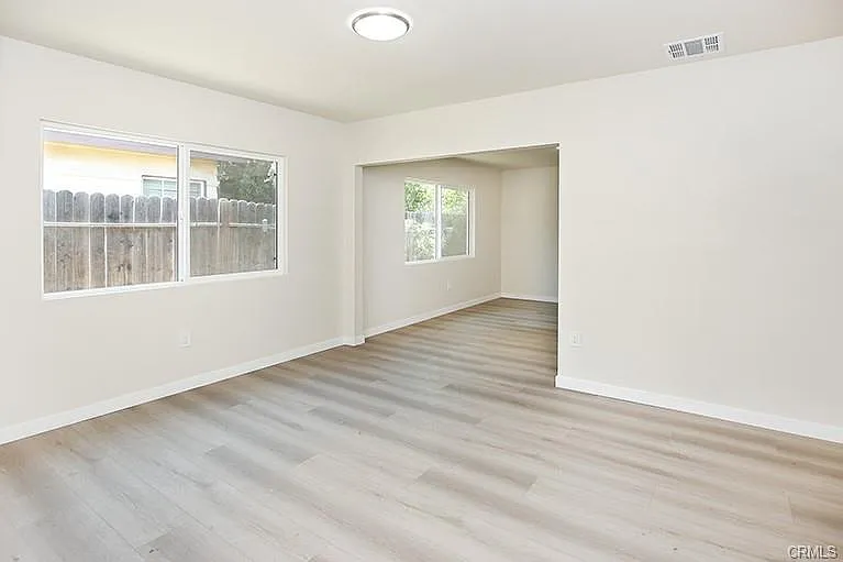 2 bed, 1200 sqft, $3,200 — Photo 4