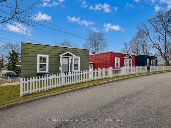 8 Catharine St, Pt Colborne, ON L3K 4J6