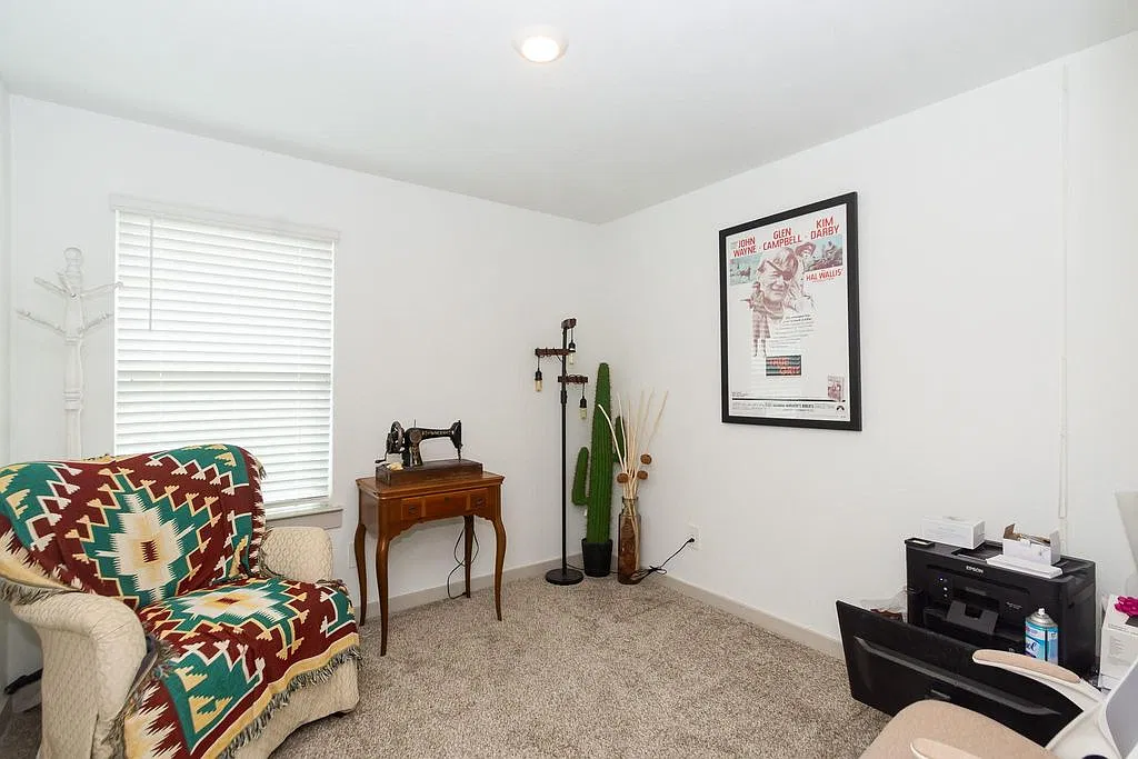 4 bed, 1750 sqft, $2,200 — Photo 4