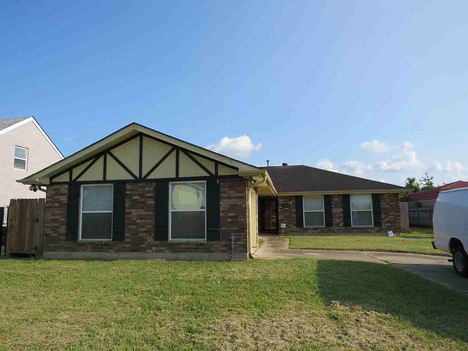 1st image of 7410 Farwood Dr