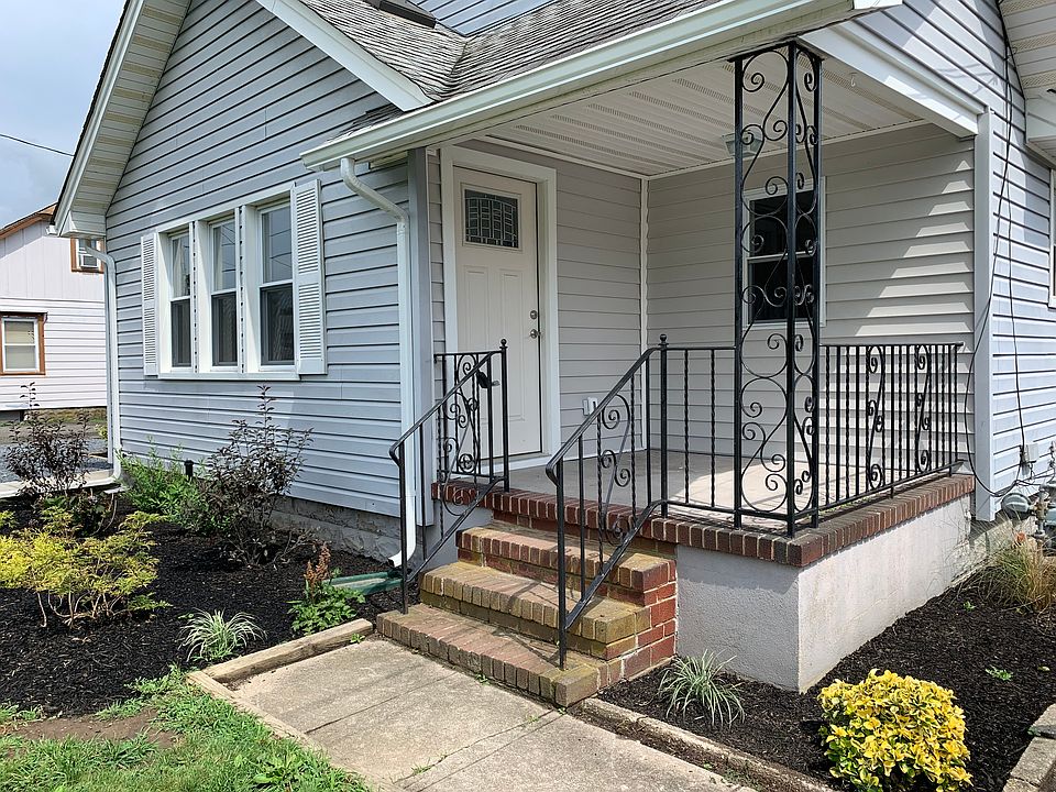 1st image of 27 Bayview Ave