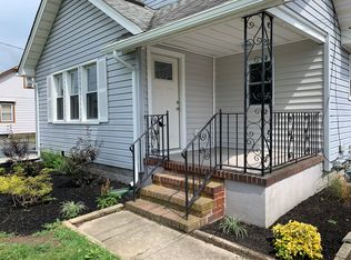 27 Bayview Ave, East Patchogue, NY 11772