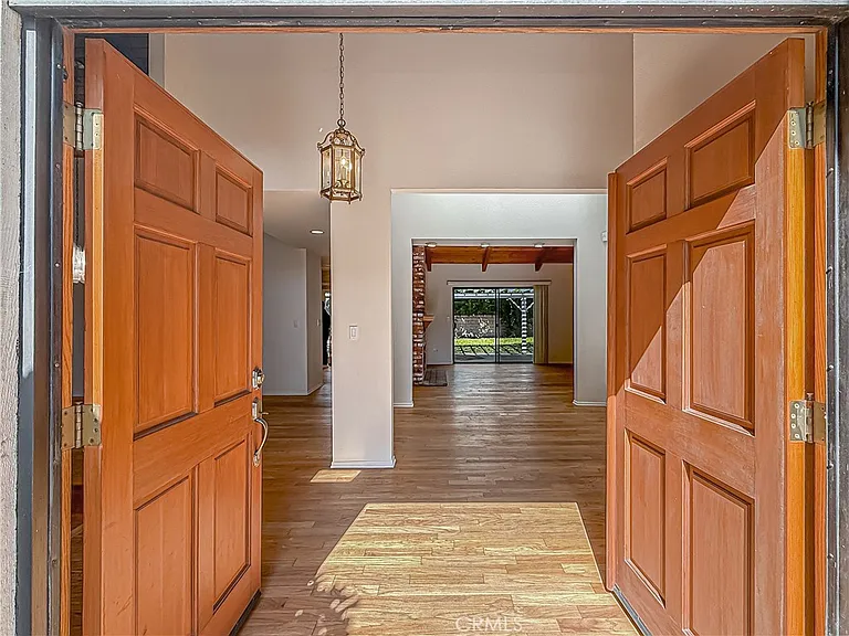 9201 Paso Robles Ave — Photo 7