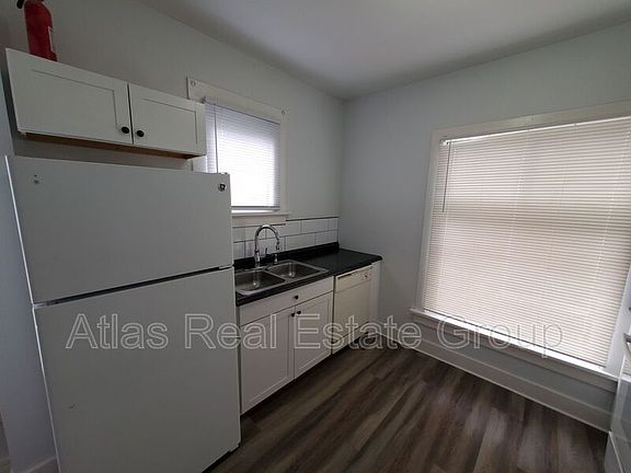 5th image of 1213-1219 12th St Unit 1213