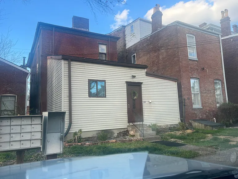 120 E Oak St #2 — Photo 10