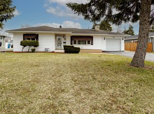 920 Magnolia Dr, Joliet, IL 60435