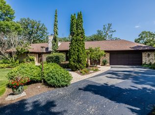 829 Northwoods Rd, Deerfield, IL 60015