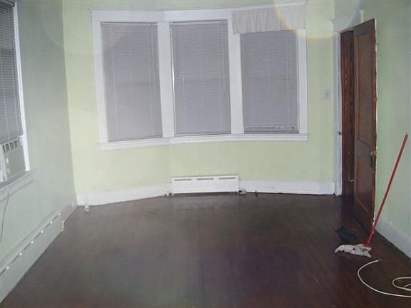 formal liv rm, wood floors