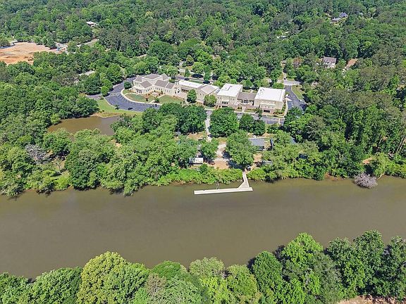5th image of 650 Riverside Rd