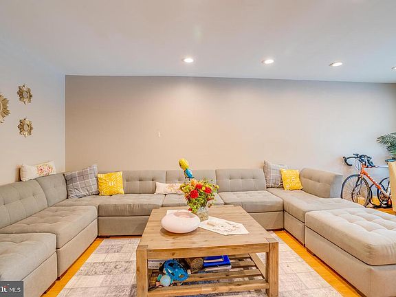 5th image of 4049 Summer Hollow Ct #156B