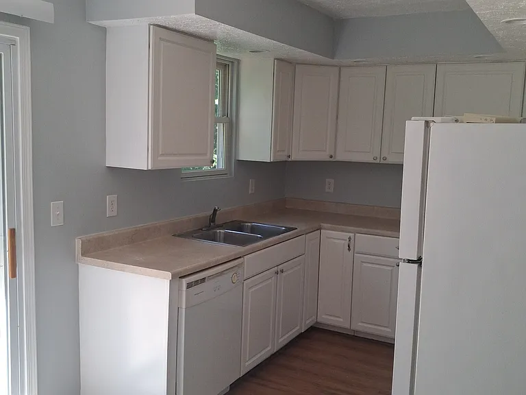 711 S 24th St — Photo 3