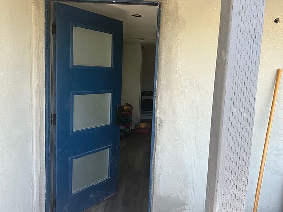 2nd image of 1136 E Spence Ave #1