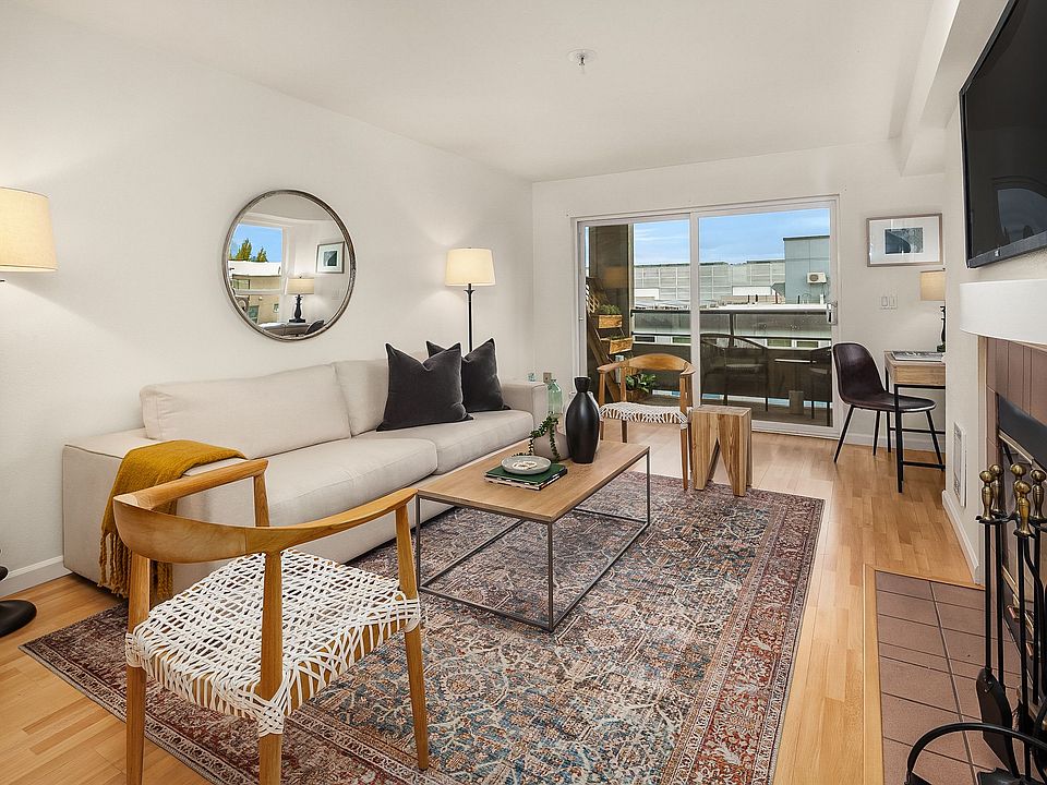 1st image of 1504 Aurora Ave N APT 212