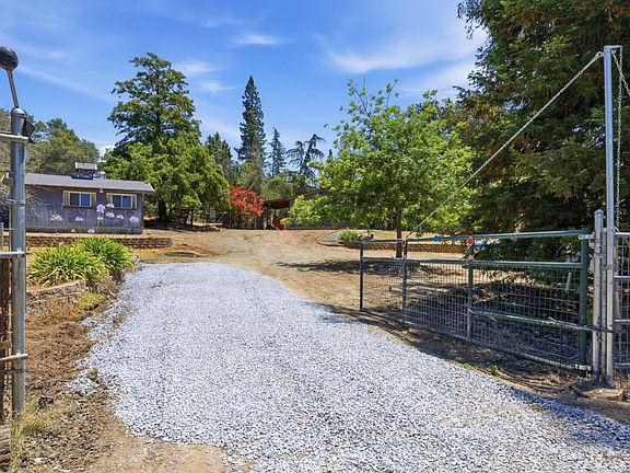 2nd image of 4050 Burnett Rd