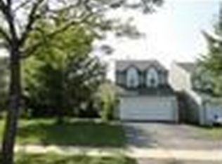 91 W Honeysuckle Dr, Round Lake Beach, IL