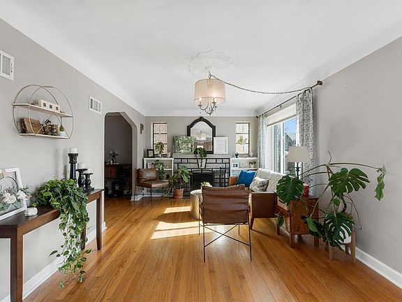 5th image of 6989 Hillsland Ave