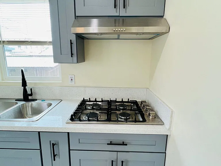 176 S 3rd Ave #B — Photo 6