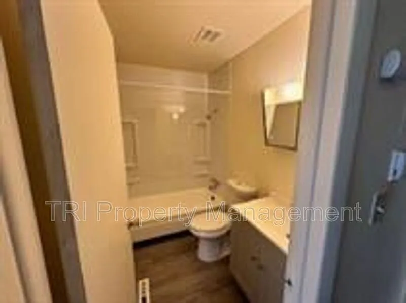2 bed, 1.0 bath, $1,495 — Photo 1