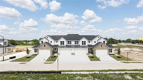 2547 Leyla Ln Photo 1