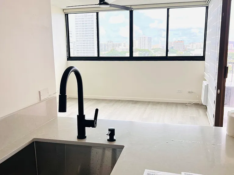 1571 Piikoi St #702 — Photo 7