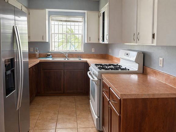 2nd image of 318 Garden St
