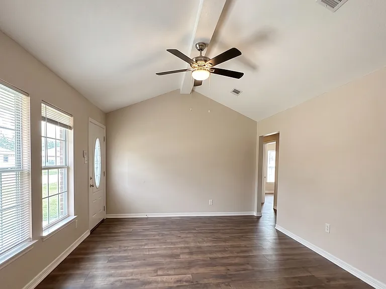 672 County Road 3317 — Photo 4
