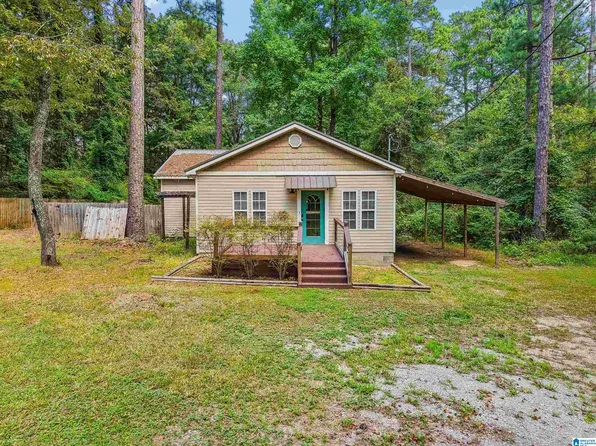 322 Stratford Rd, Talladega, AL 35160