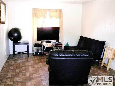 4th image of 5582 Hunt Ct