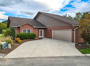 14 Rivers Ct, Oak Ridge, TN 37830