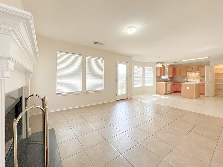 11313 Los Comancheros Rd — Photo 6