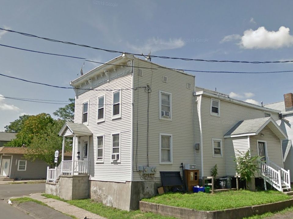 2nd image of 219 13th St