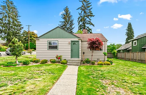 229 Avenue F Photo 1
