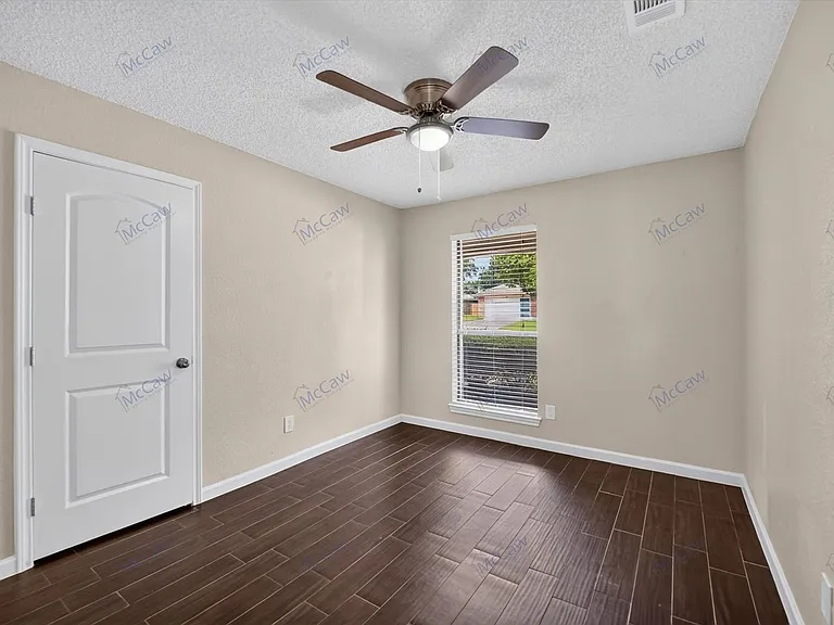 2607 Parkview Dr — Photo 8