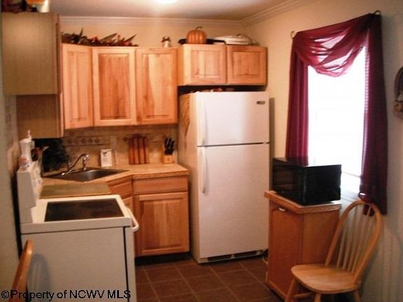 3rd image of 355 Shady Brook Ests