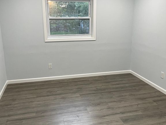 4th image of 2022 Edgar Ct