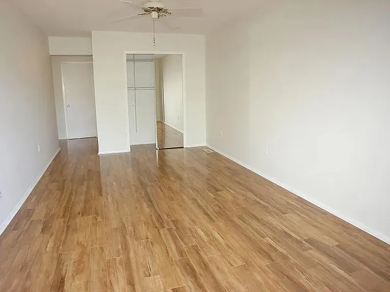 25 Bloomingdale Dr #3C — Photo 7