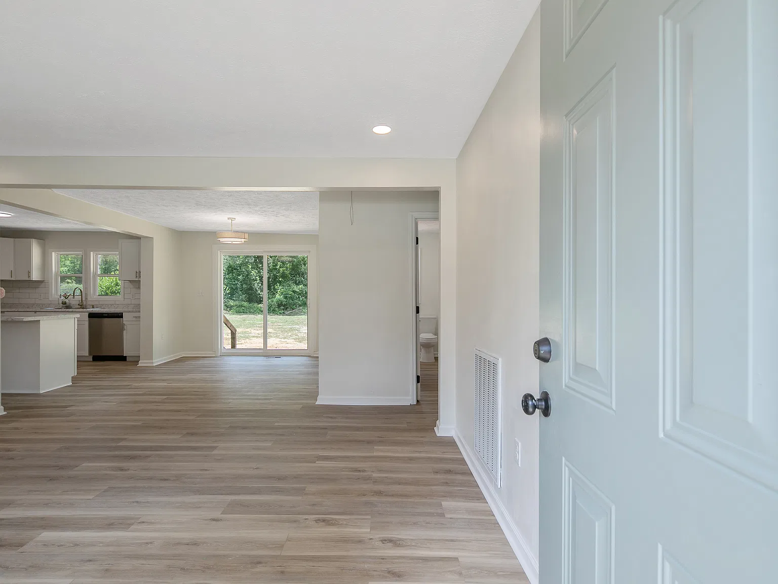 3 bed, 1480 sqft, $1,600 — Photo 3