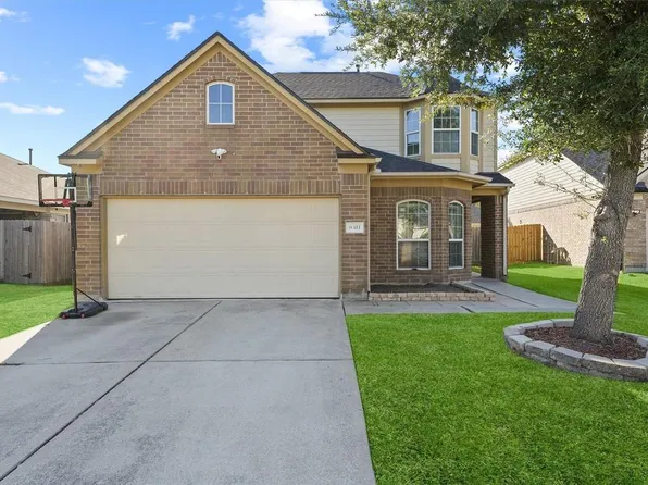 8311 Caraway Lake Cir, Baytown, TX 77521