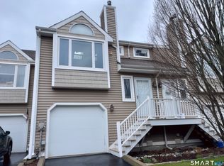 65 Sandpiper Cres #65, Milford, CT 06460