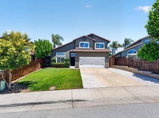1570 Foxwood St, Hollister, CA 95023