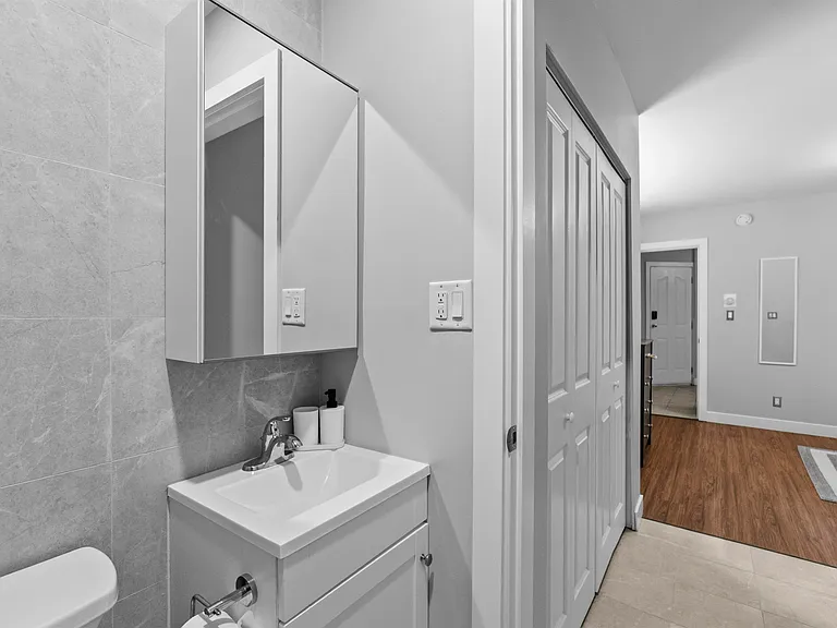 4225 Evergreen Ave #BASEMENT — Photo 18