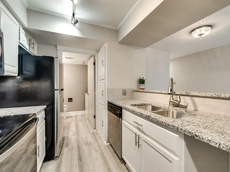 18240 Midway Rd #302 — Photo 9