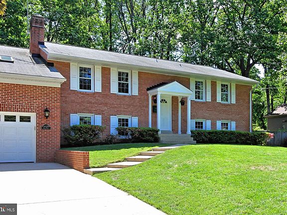 3rd image of 4429 Stark Pl