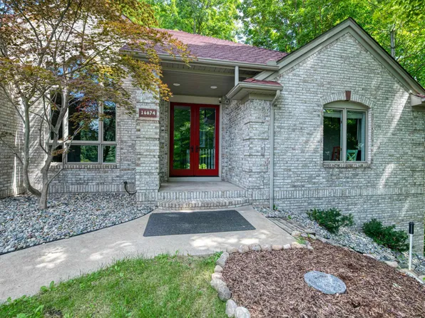 16674 Whispering Pines Trl, Traverse City, MI 49686